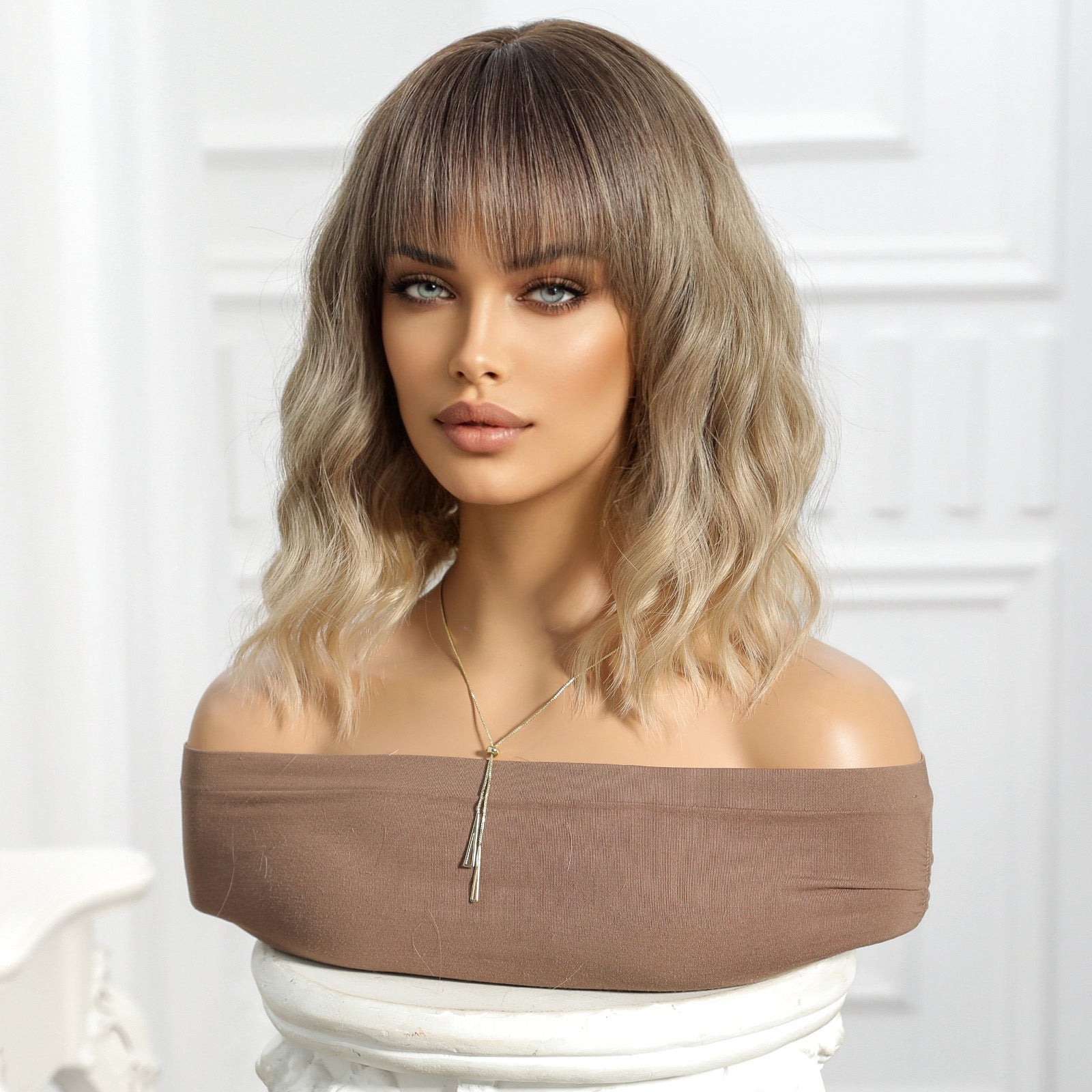 Brown Roots to Sandy Brown Bob-Style Wavy 12